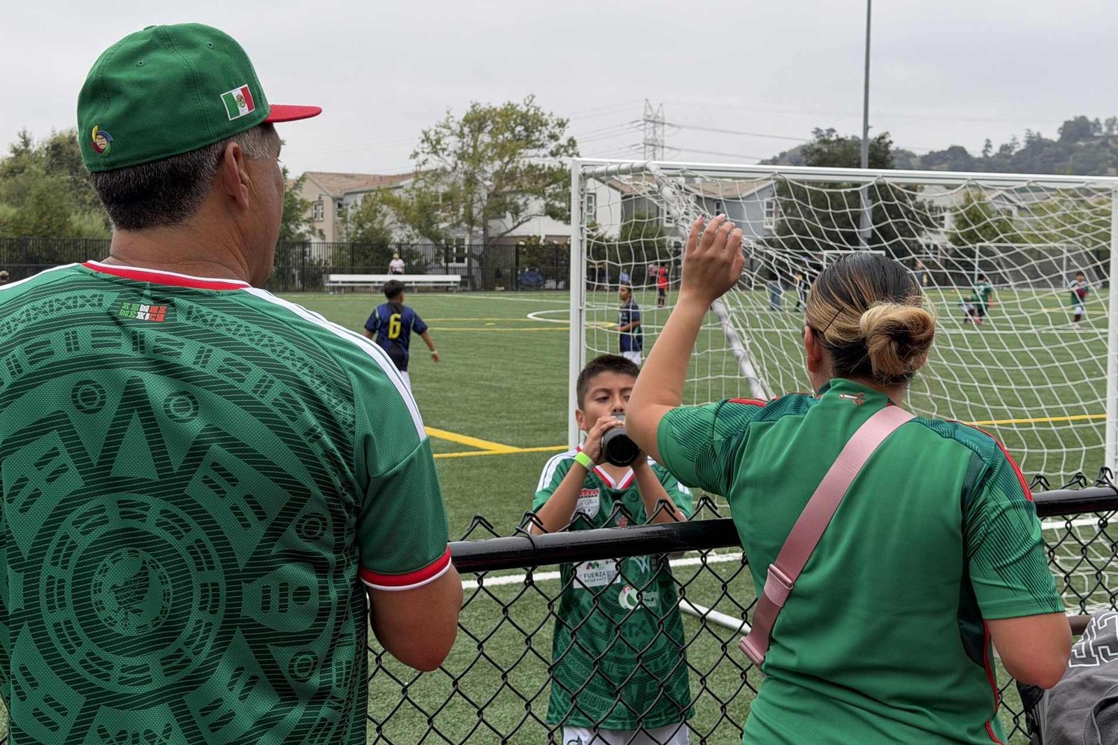 Migrantes indocumentados en EE.UU., obligados a ver el Mundial desde sus casas